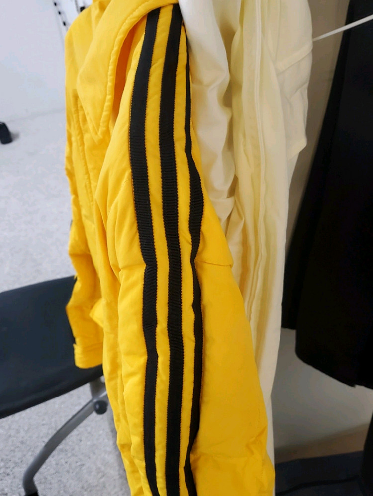 구찌 아디다스 콜라보 다운 재킷 점퍼 팝니다 이미지