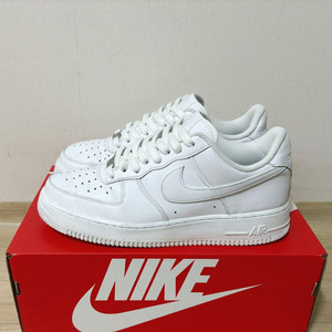 [270] 나이키 에어포스 1 07 화이트 운동화 이미지