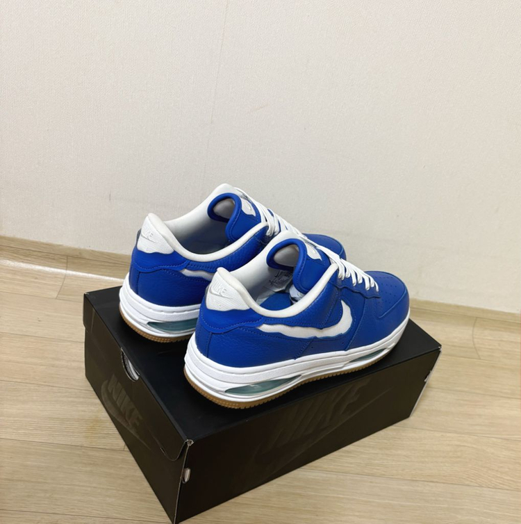 [270] 나이키 에어포스 1 블루 스니커즈 이미지