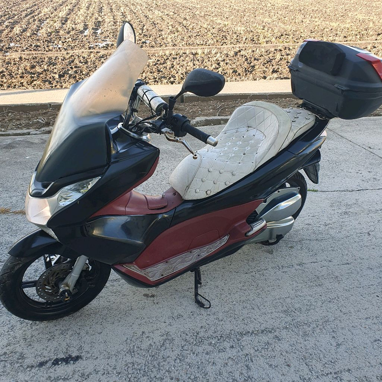 구형 혼다pcx125cc 오토바이 스쿠터 이미지