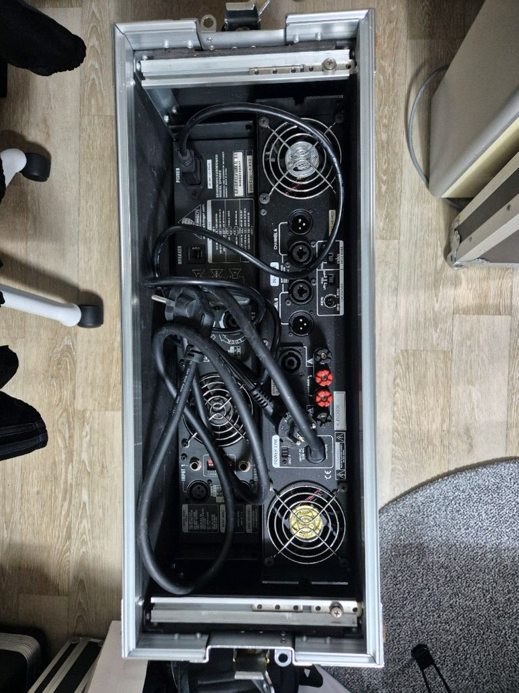 E&W KL-2400 / 베링거 EP4000 파워앰프 이미지