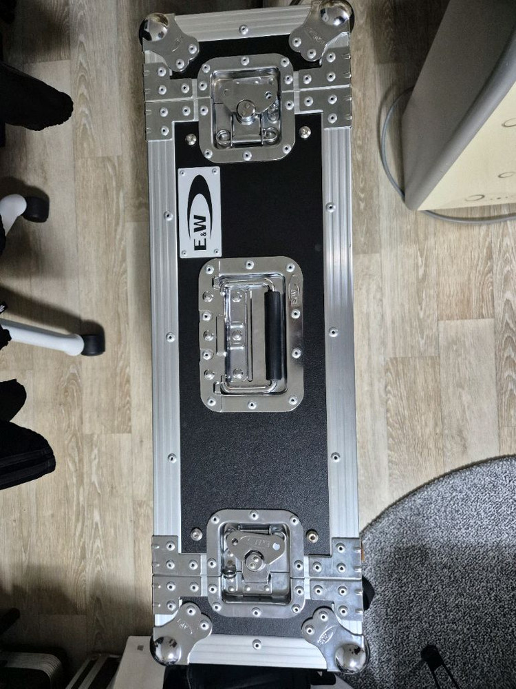 E&W KL-2400 / 베링거 EP4000 파워앰프 이미지