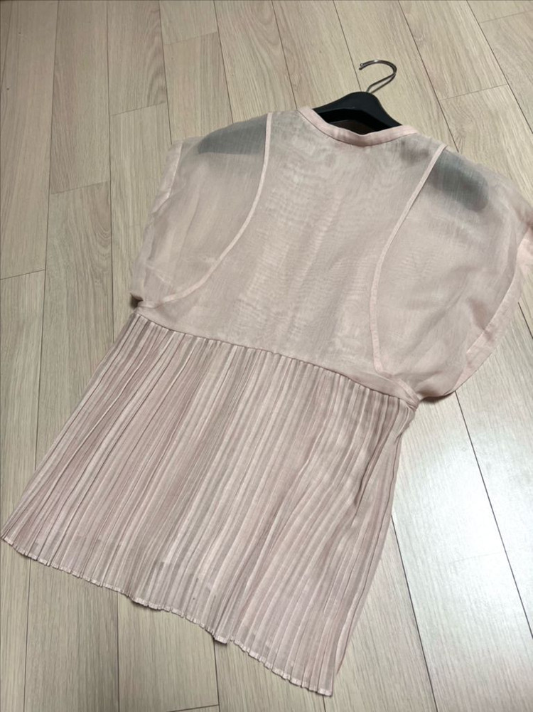 바네사브루노아떼 쉬폰 플리츠 투피스 블라우스 미니스커트 셋업 세트 치마 날개 민소매 나시 핑크베이지 여리핏 데이트룩 이미지