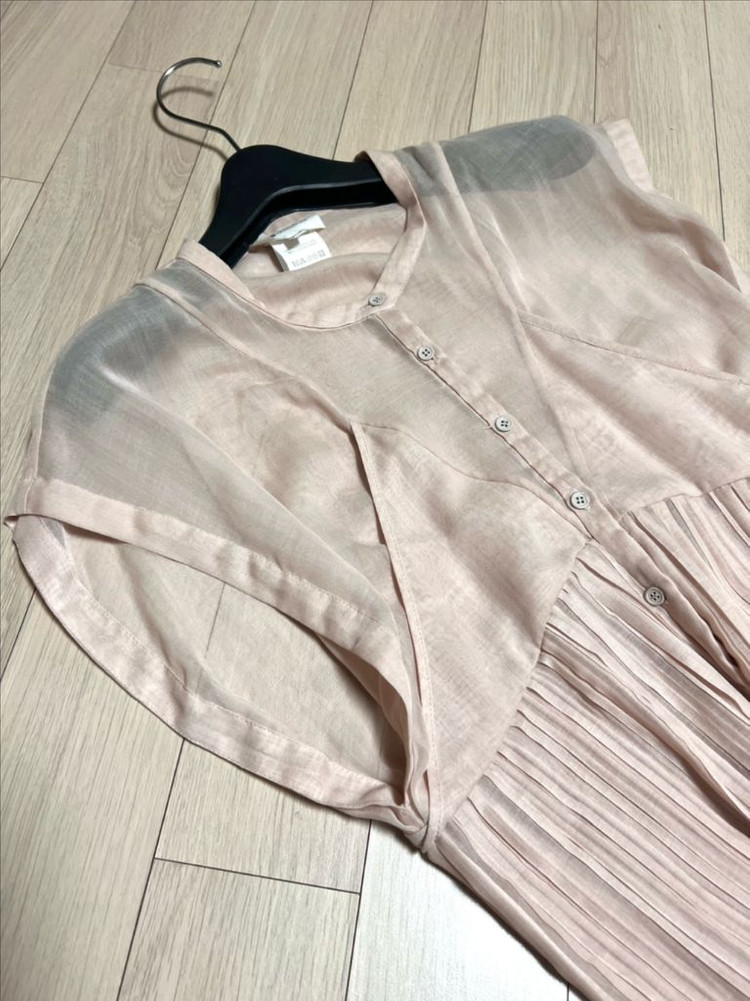 바네사브루노아떼 쉬폰 플리츠 투피스 블라우스 미니스커트 셋업 세트 치마 날개 민소매 나시 핑크베이지 여리핏 데이트룩 이미지