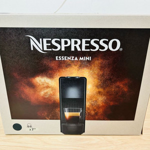네스프레소 에센자 미니 C30 커피머신 새상품 판매합니당~ 이미지