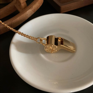 봉긋 러브비쥐 골드 휘슬 체인 키링 참 이미지