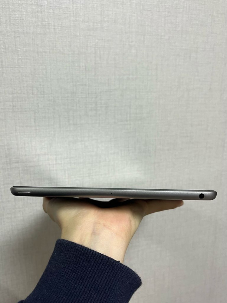 아이패드 기본 6세대 128GB Wi-Fi 이미지