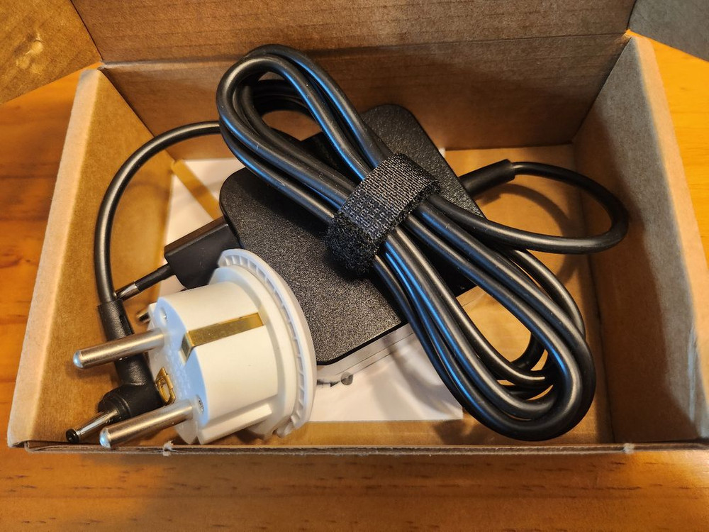 ASUS 젠북 노트북(초경량,새배터리,엔비디아하만카돈) 이미지