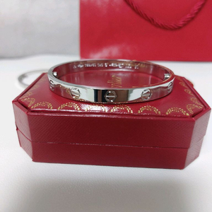 까르띠에 러브 팔찌 이미지