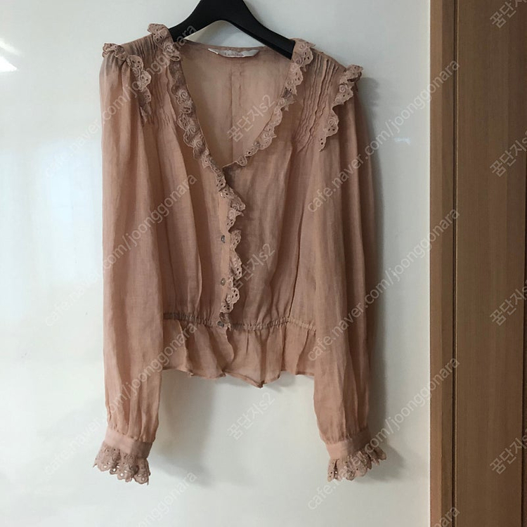 르니나 23년 린넨100 레이스 프릴 퍼프 슬리브리스 블라우스 출근룩 셔츠 프렌치시크 이미지