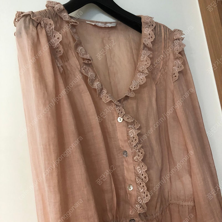 르니나 23년 린넨100 레이스 프릴 퍼프 슬리브리스 블라우스 출근룩 셔츠 프렌치시크 이미지