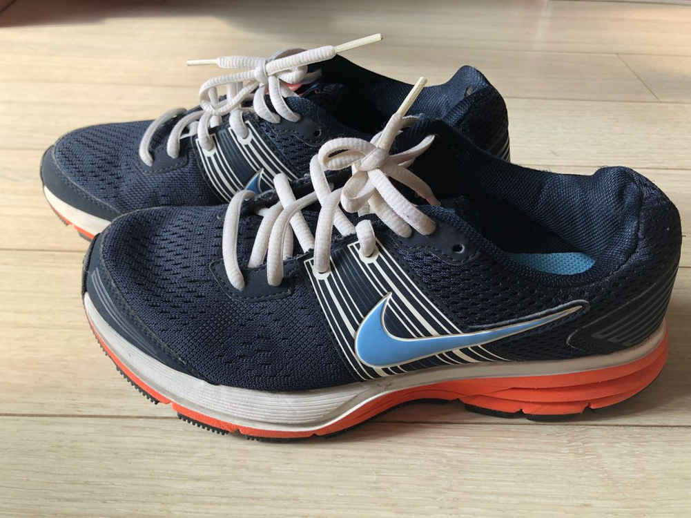 나이키 운동화 이미지