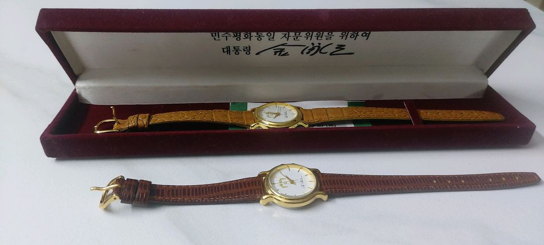 김영삼대통령기념 여성손목시계 2점 이미지