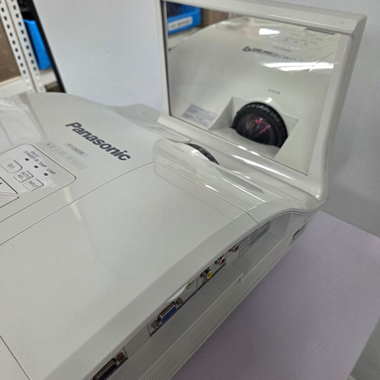 파나소닉 초단초점 프로젝터 PT-CW330EA 저렴하게 놓아요 이미지