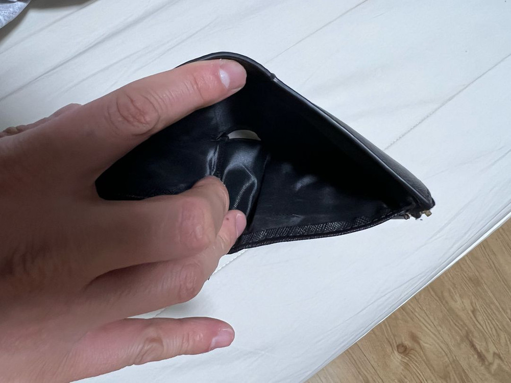 프라다 사피아노 레더 카드지갑 이미지