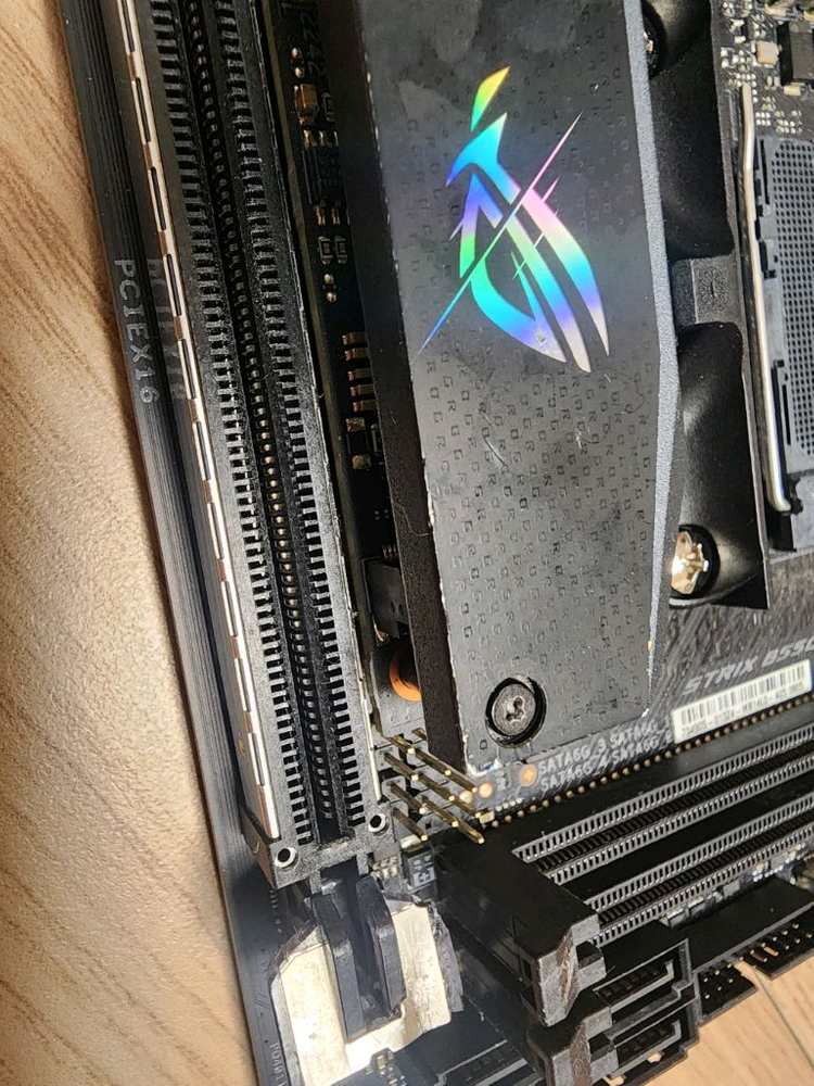 라이젠 5700x + ASUS ROG STRIX B550-I 메인보드 이미지
