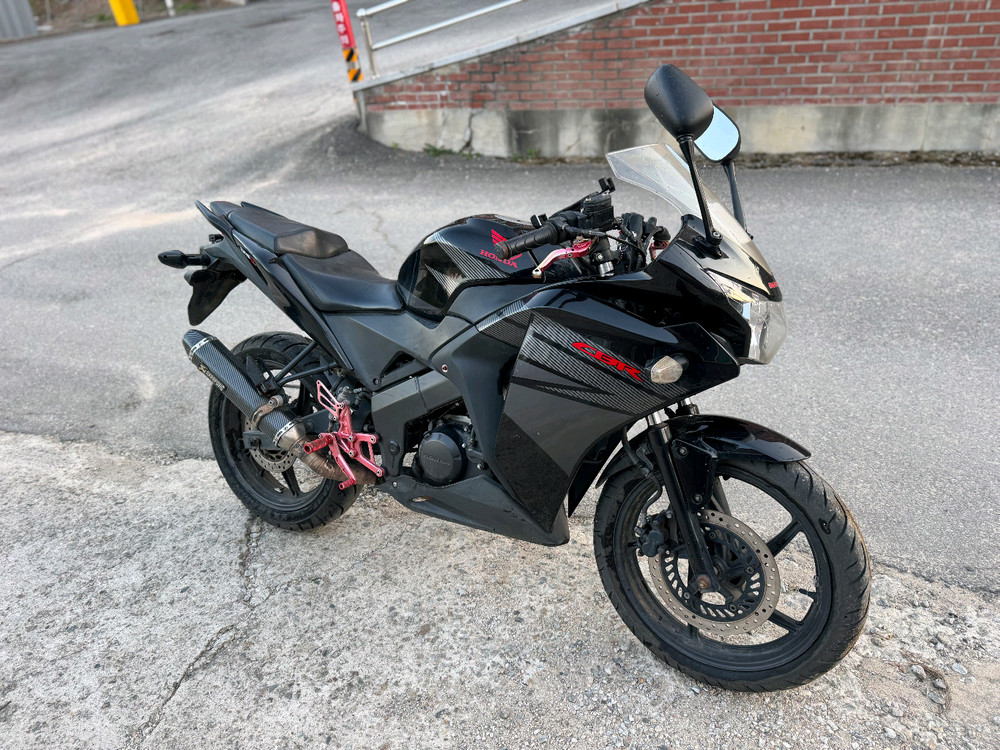혼다 cbr125 17년형 풀배기 짧은키로수 판매합니다 이미지