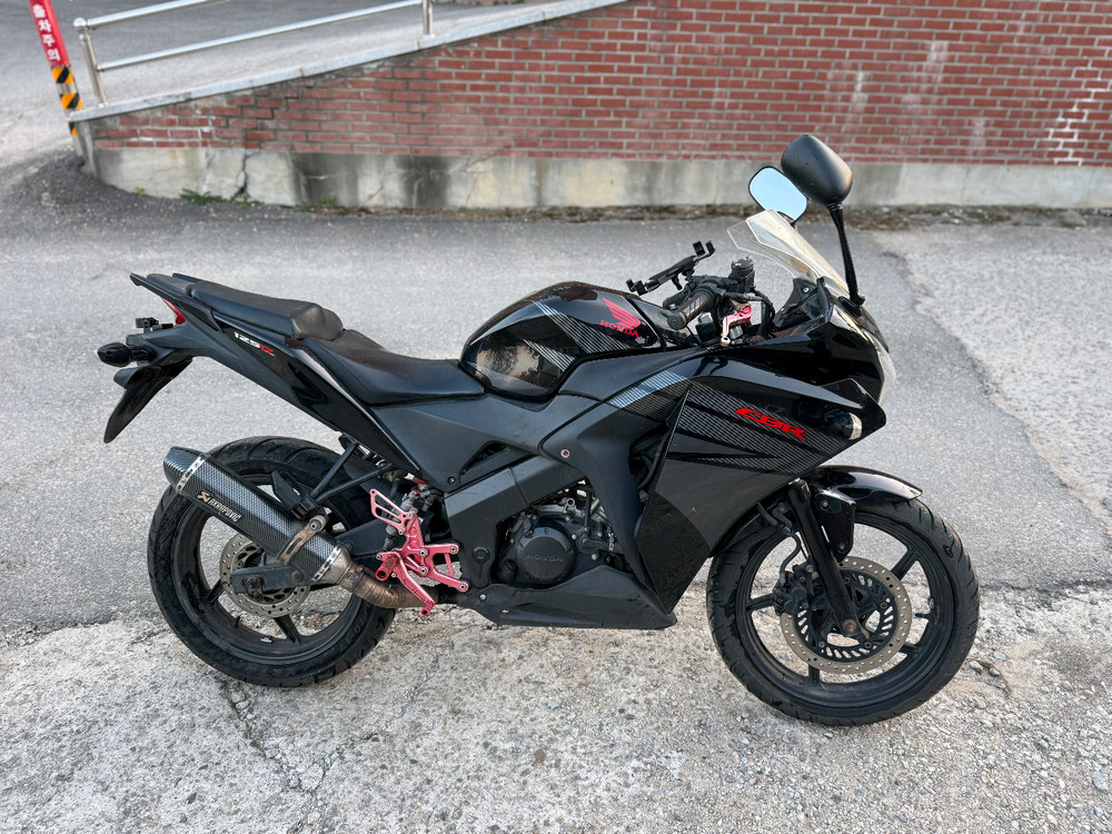 혼다 cbr125 17년형 풀배기 짧은키로수 판매합니다 이미지