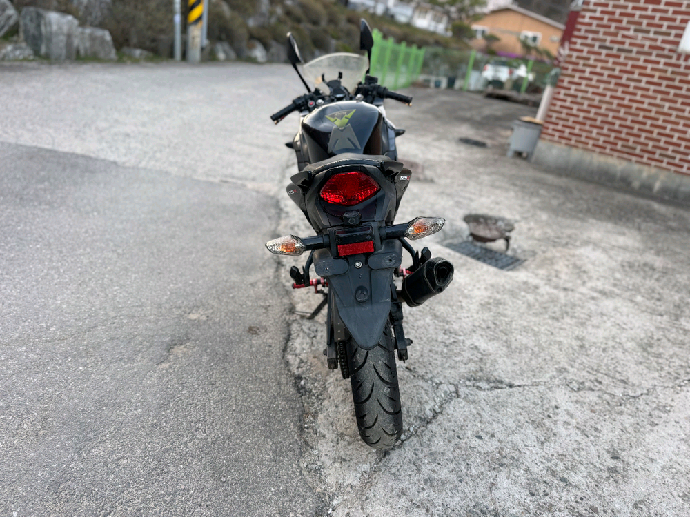 혼다 cbr125 17년형 풀배기 짧은키로수 판매합니다 이미지