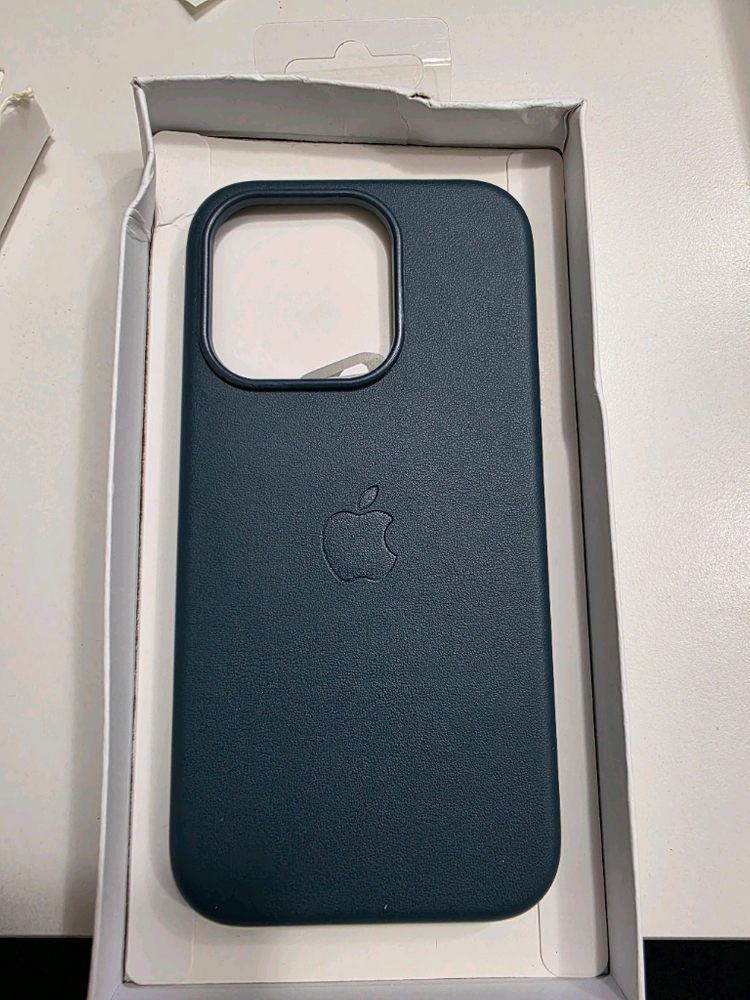 아이폰 15프로 레더케이스 팝니다 이미지