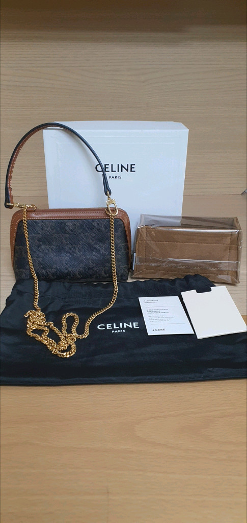 셀린느 트리옹프 크로스백/클러치백 새상품급 정품(감정서O)구찌프라다루이비통디올고야드샤넬보테가생로랑발렌시아가버버리가방 이미지