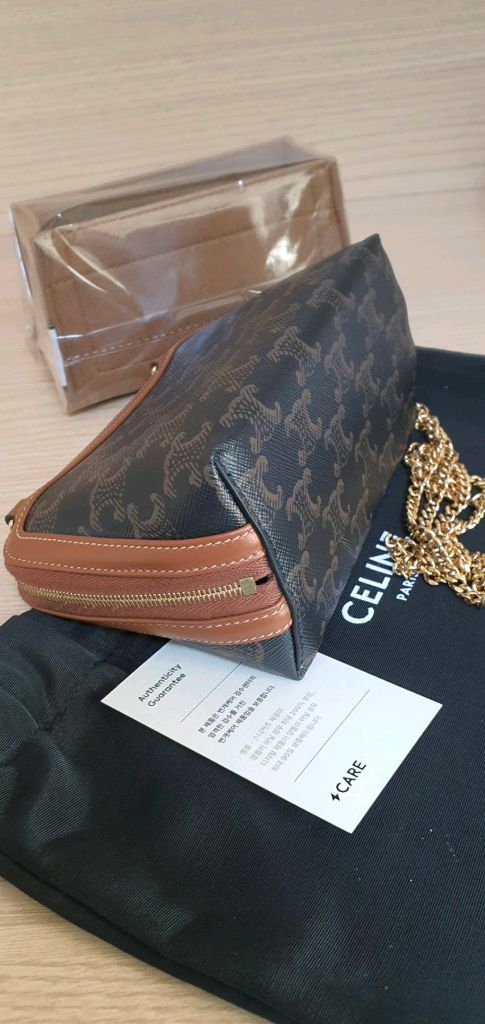 셀린느 트리옹프 크로스백/클러치백 새상품급 정품(감정서O)구찌프라다루이비통디올고야드샤넬보테가생로랑발렌시아가버버리가방 이미지