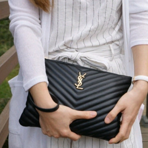 입생로랑 생로랑 뉴미듐 클러치백 정품S급(영수증O)구찌프라다루이비통디올고야드샤넬셀린느보테가버버리발렌시아가가방 이미지