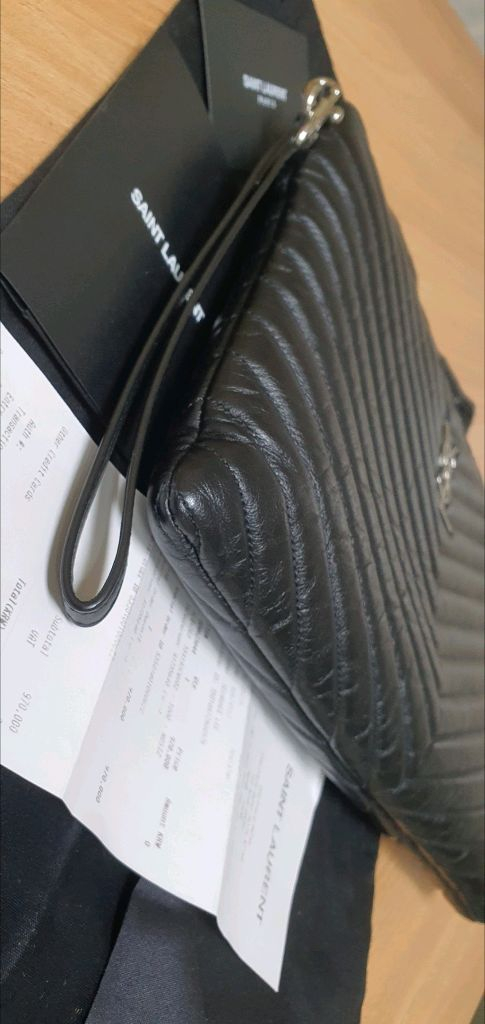 입생로랑 생로랑 뉴미듐 클러치백 정품S급(영수증O)구찌프라다루이비통디올고야드샤넬셀린느보테가버버리발렌시아가가방 이미지