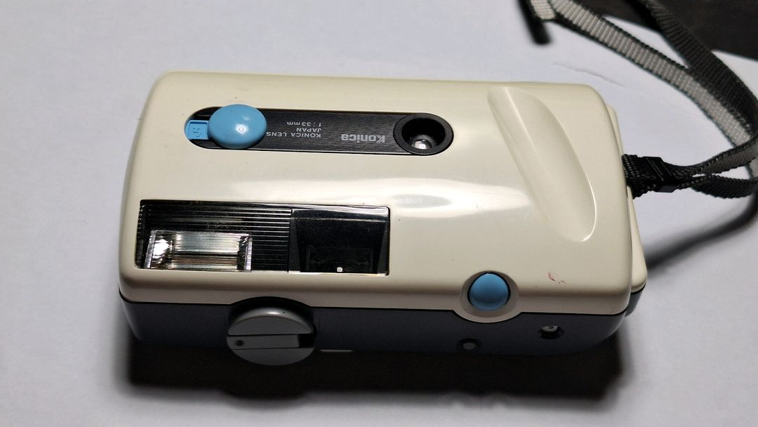 코니카 33mm 필름카메라 빈티지 레트로 로모 앤틱 y2k 일본 감성 필카 촬영 사진 이미지