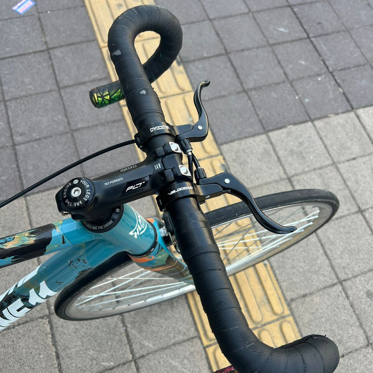 엔진11 크릿디 헌터 브로스 v1 픽시 자전거 이미지