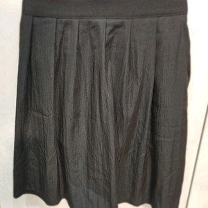 밴딩 플레어 블랙 스커트 -프리사이즈(새상품) 이미지