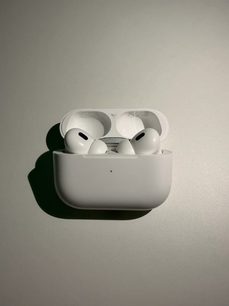 에어팟 프로 2세대 8핀 이미지