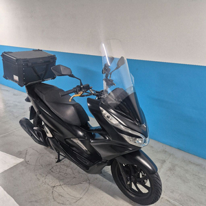 혼다 PCX 블랙 스쿠터19년식 경정비완 배달셋완 (탑박스/스크린) 이미지