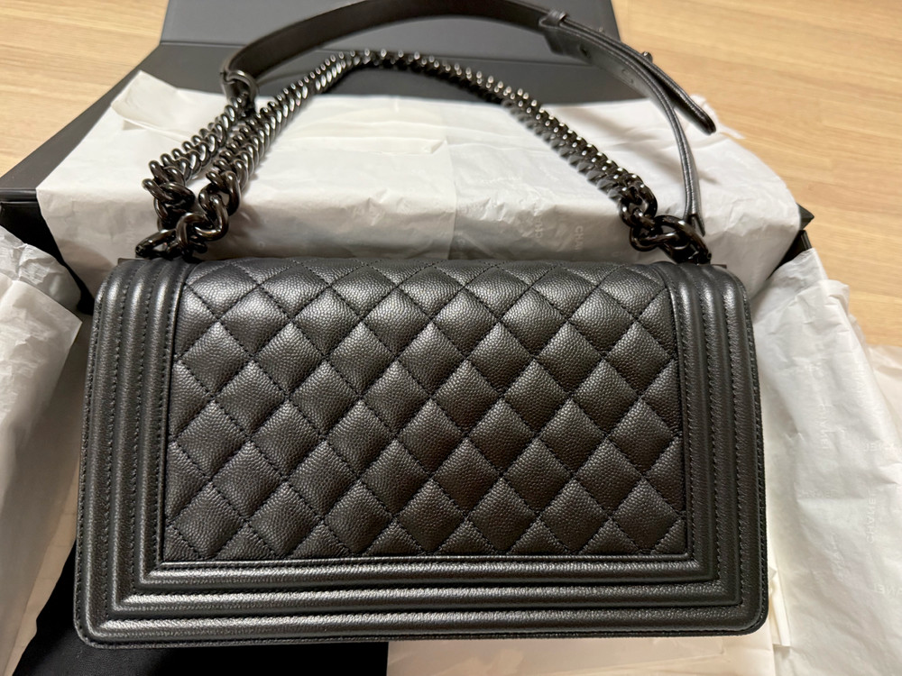 샤넬 보이백 미듐 캐비어 올블랙 판매합니다.(풀셋) 이미지