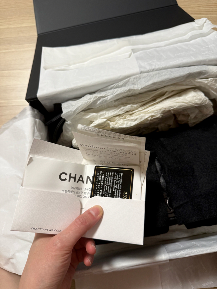 샤넬 보이백 미듐 캐비어 올블랙 판매합니다.(풀셋) 이미지