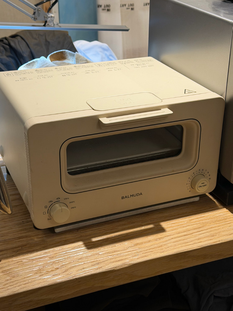 발뮤다 더 토스터 이미지