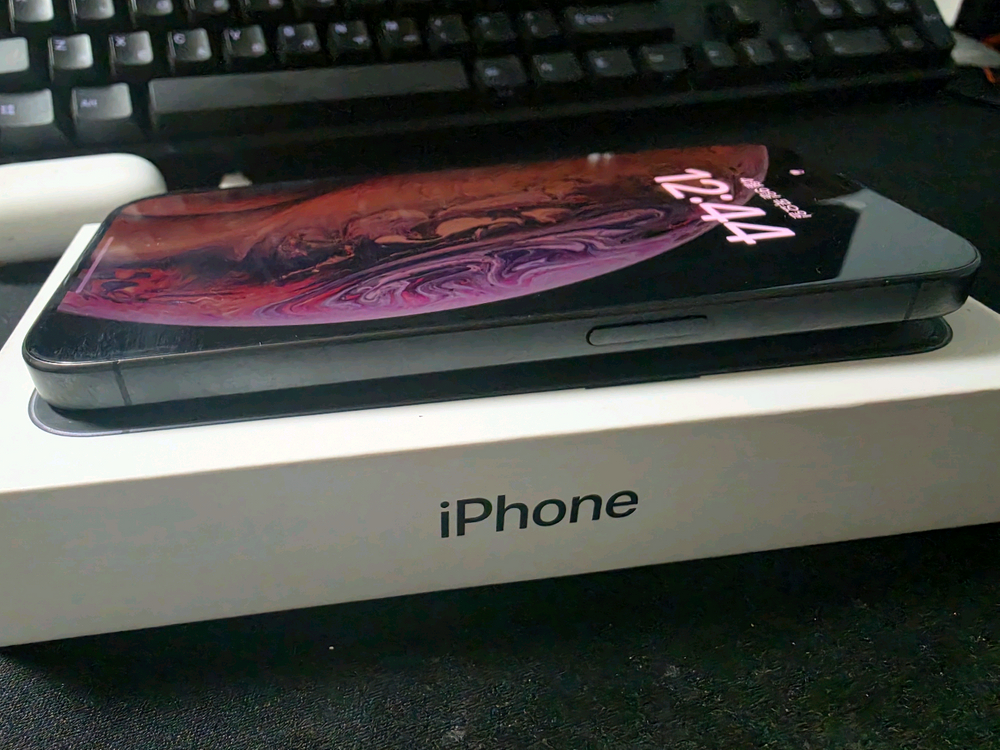 아이폰15프로 128g 티타늄 블랙 이미지