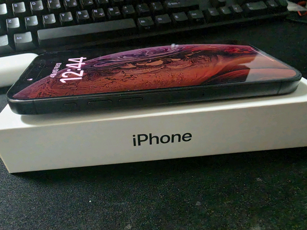 아이폰15프로 128g 티타늄 블랙 이미지