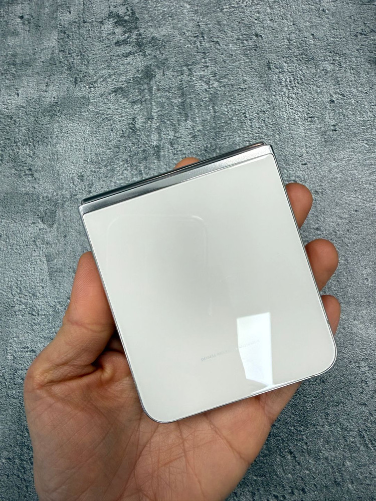 갤럭시 Z플립5 크림 512기가 이미지