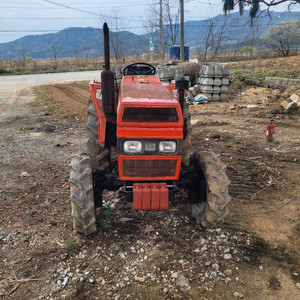 국제Kte230트랙터 이미지