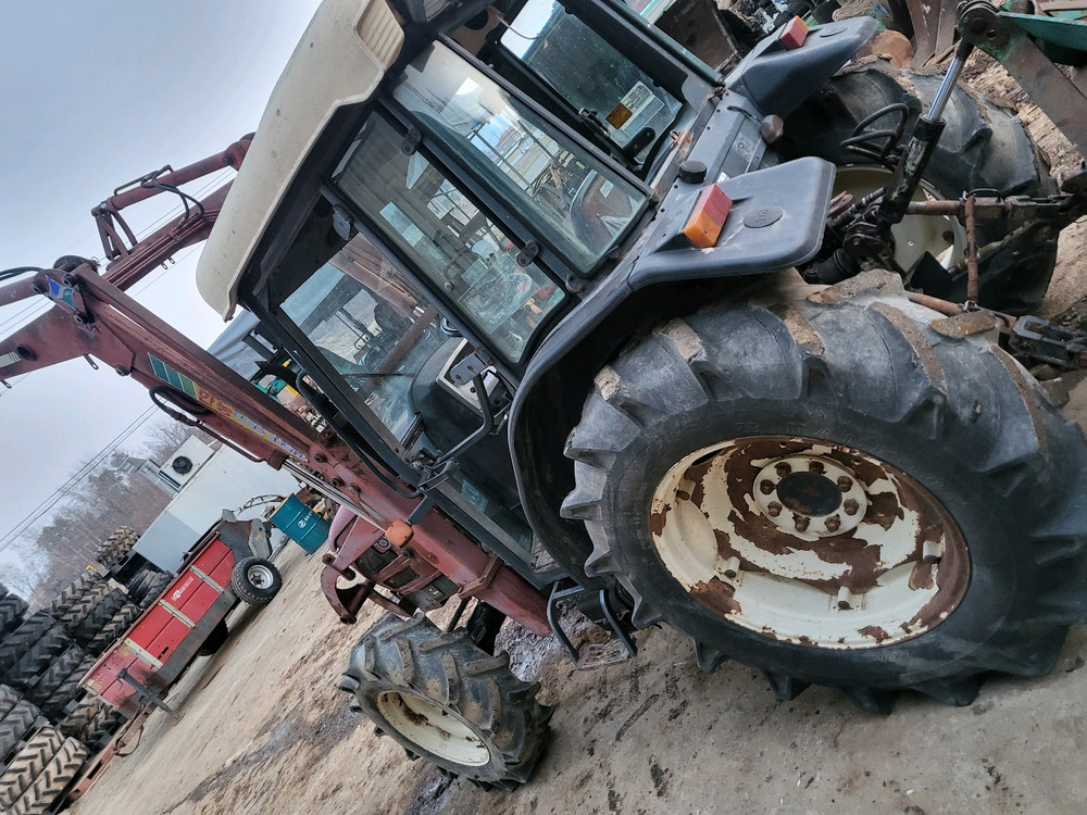 동양55마력 트랙터(수리필요) 이미지