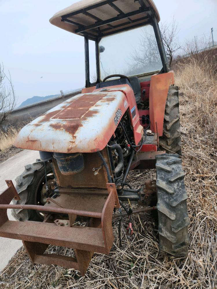 39마력 트랙터(수리필요) 이미지