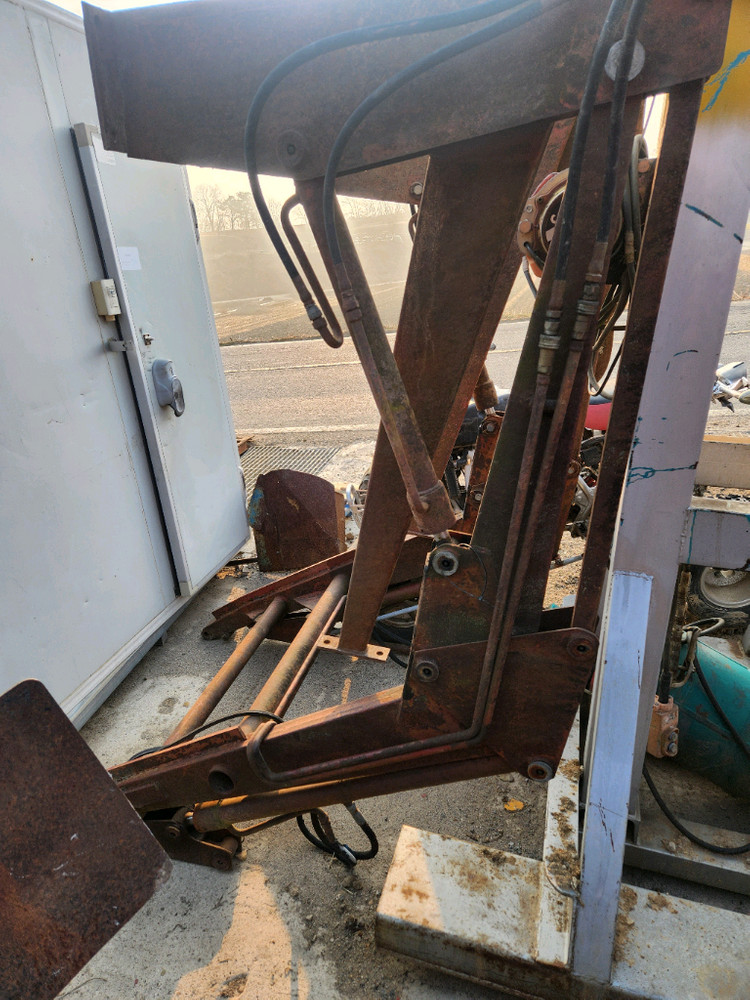 39마력 트랙터(수리필요) 이미지