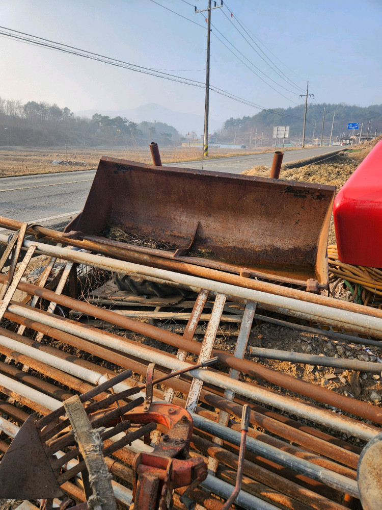39마력 트랙터(수리필요) 이미지