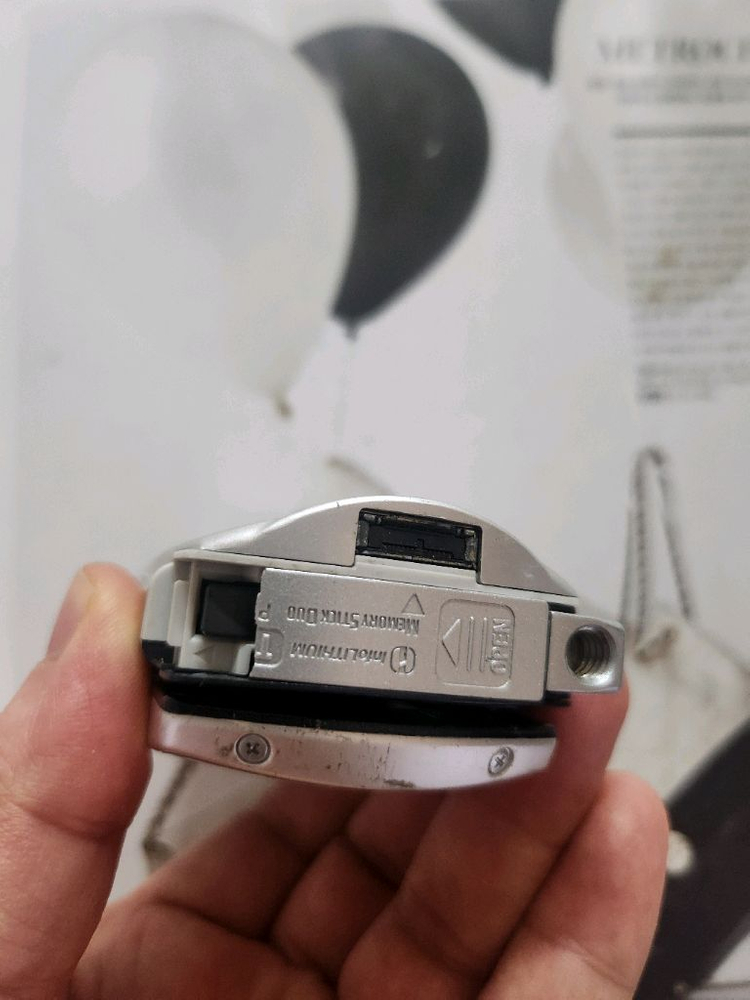 소니 사이버샷 Carl Zeiss DSC-M2 카메라 이미지