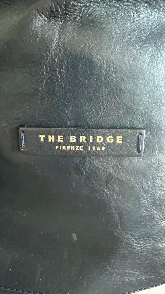 The bridge 더 브릿지 숄더백 메신저 크로스백 가죽 핸드백 크기 20x30x15cm 메신저 크로스백입니다이태 이미지