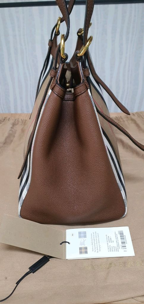 버버리 하우스체크 숄더백 토트백 새상품급 정품(감정O)구찌프라다루이비통디올고야드샤넬셀린느보테가생로랑발렌시아가가방 이미지