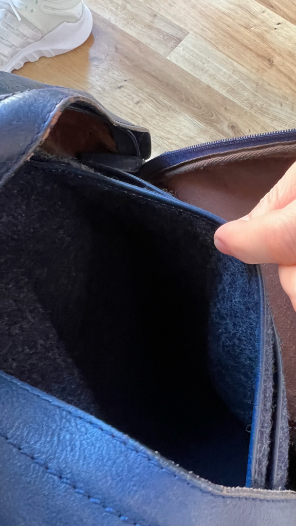 The Bridge 가죽가방 배낭 파란색 15인치 랩탑 수납 가능피렌체 명품이에요. 백만원 정도 했었어요. 천연가죽 이미지