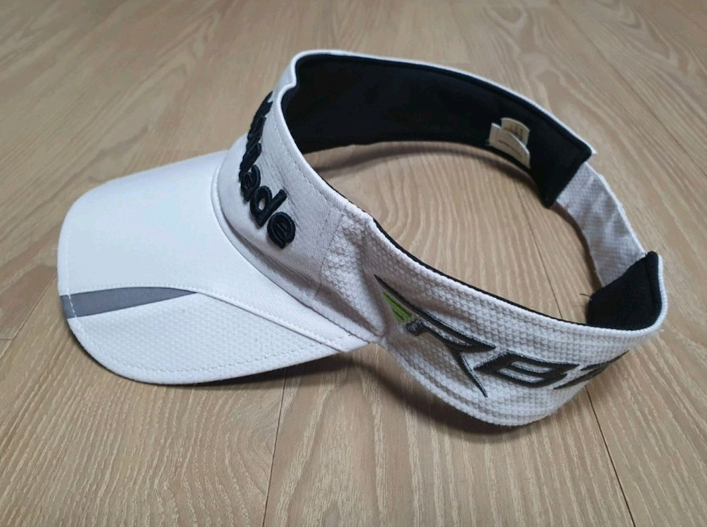 테일러메이드 골프 모자 썬캡 화이트 이미지