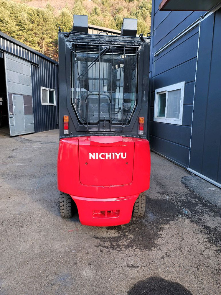 신차급 니찌유 2.5톤 5.5M3단 풀케빈 전동지게차 이미지